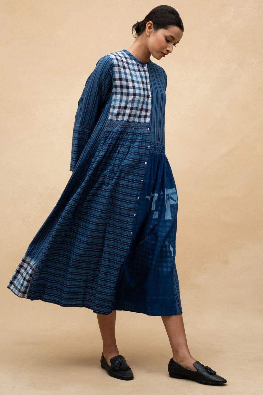 Injiri Navy Blue Hand-done Jamdani Checkered Dress 4 Injiri Navy Blue Hand-done Jamdani Checkered Dress - Image 4