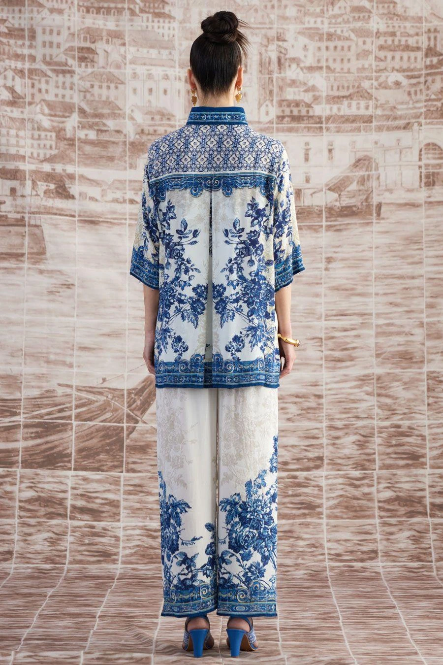 Rajdeep Ranawat Blue Permaz Floral Printed Pants 5 Rajdeep Ranawat Blue Permaz Floral Printed Pants - Image 5