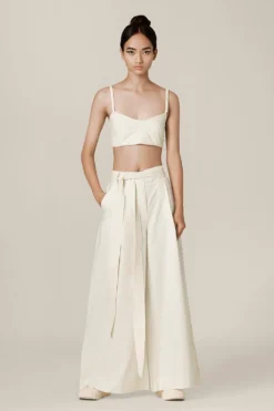 Chola White Pleated Trouser With A Belt