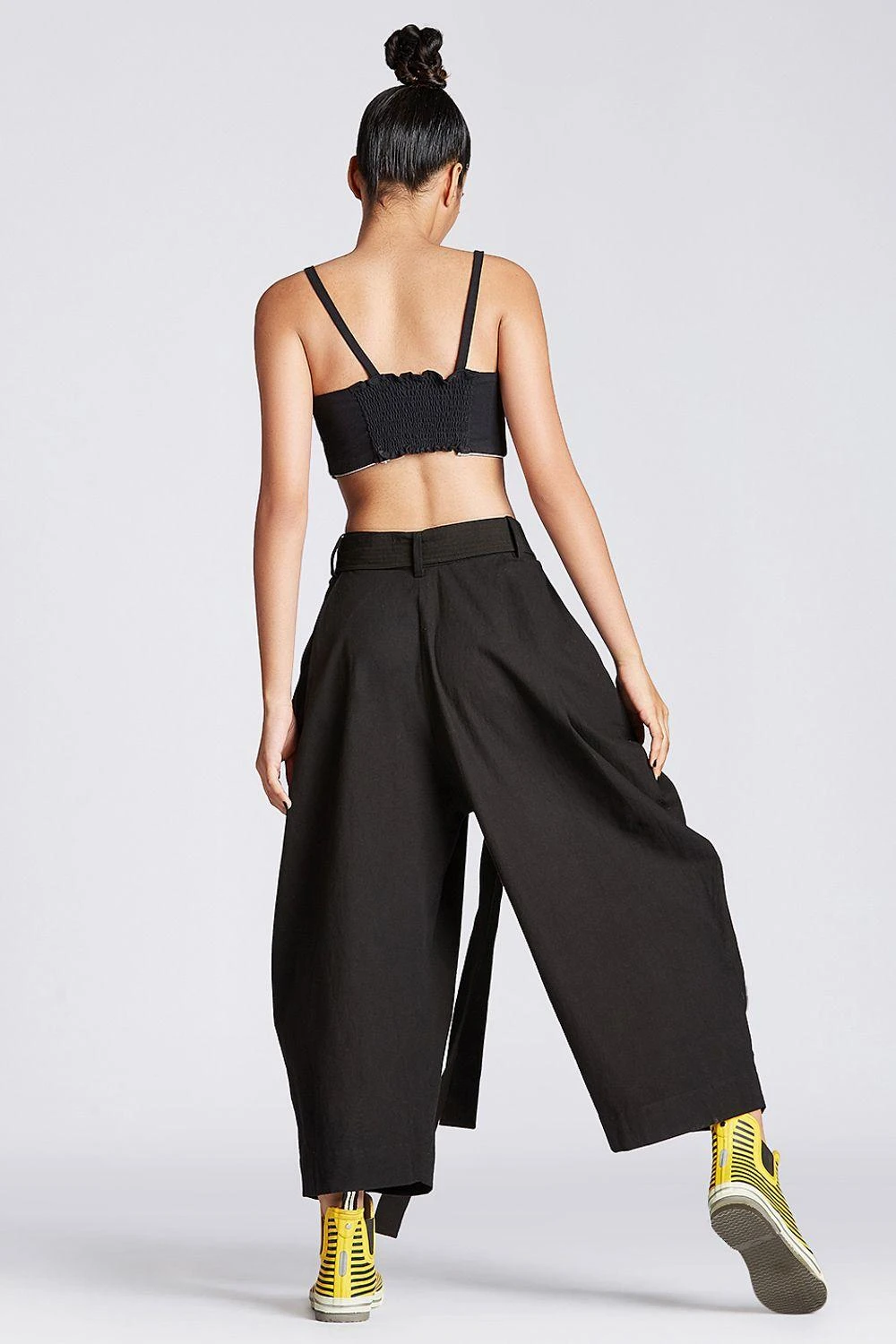 Chola Pleated Balloon Black Trousers 3 Chola Pleated Balloon Black Trousers - Image 3